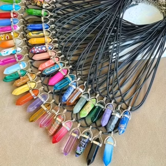 Klaasist pendelripatsiga kaelakee nahkpaela otsas, 1 tk, juhuslik värv