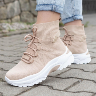 Kõrge säärega beežid vabaajajalatsid